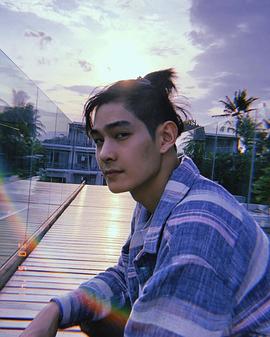 卡斯德杰·泓拉达隆牧普