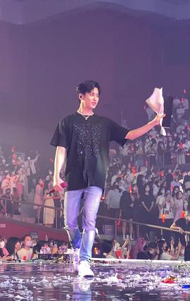 郑粲右