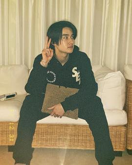 藤冈真威人