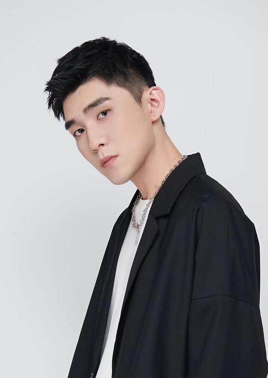 李钒恺