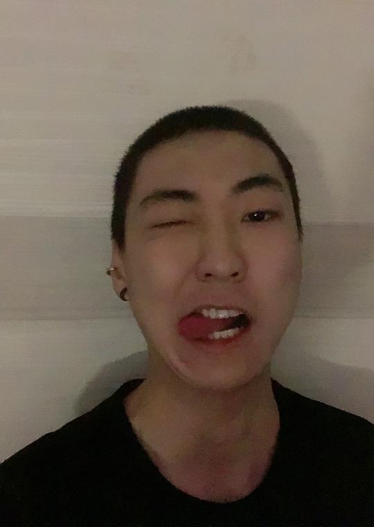 吕曌
