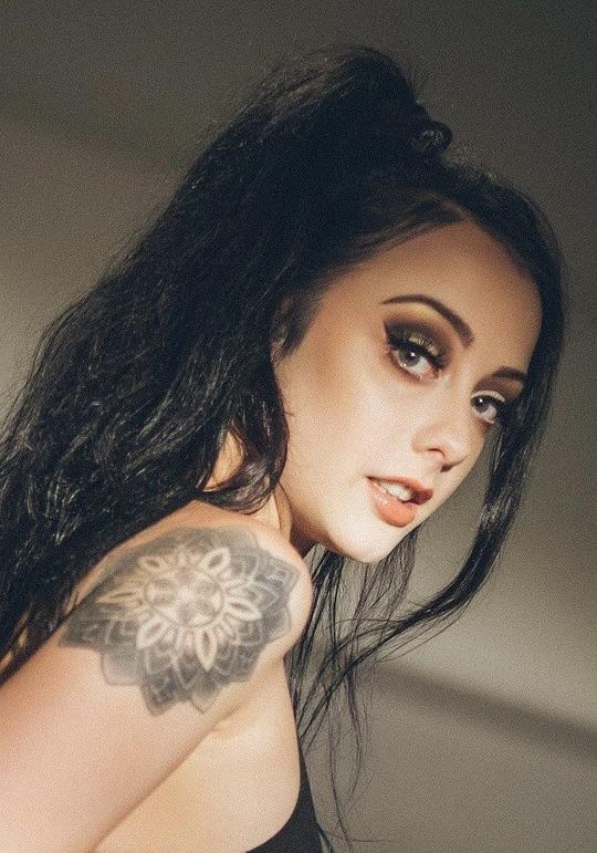 阿莱莎·萨维奇
