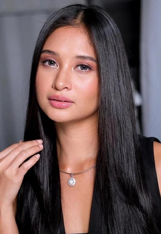 Shalanie De Vera