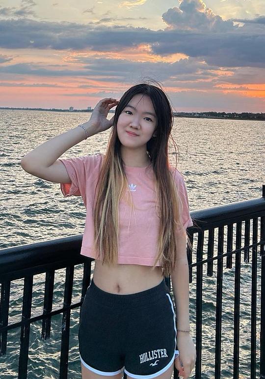 海伦娜·胡