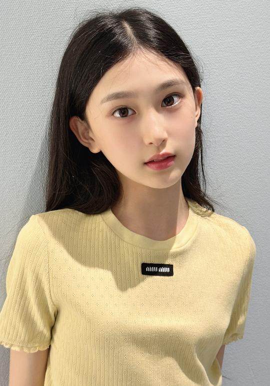 李美奕冰