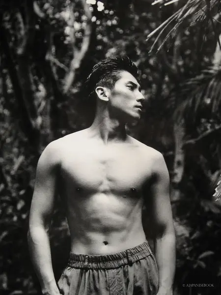 本木雅弘