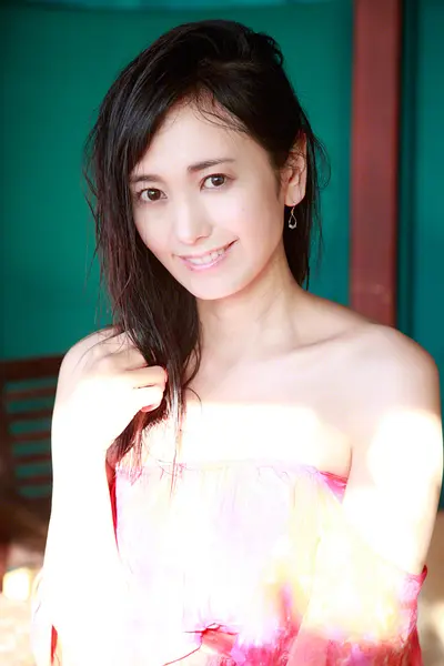 脊山麻理子