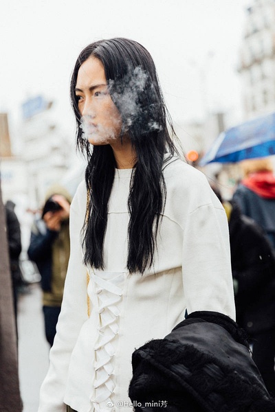李静雯