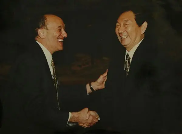 傅高义