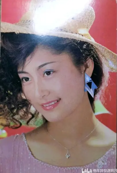 陈虹