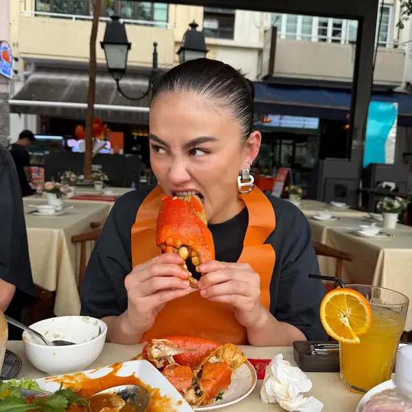 杨诗曼