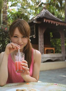 吉泽明步