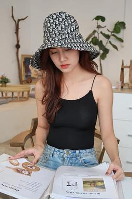 娜彩亚·蒙尼米特