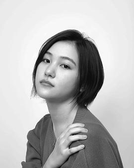 山口麻友