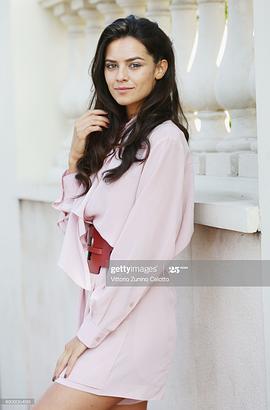 凯蒂·露易丝·桑德斯
