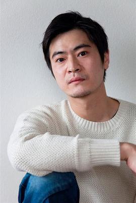 洼冢俊介