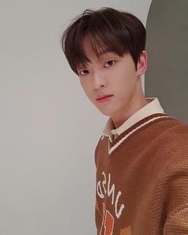 李泰彬