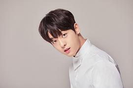 李泰彬