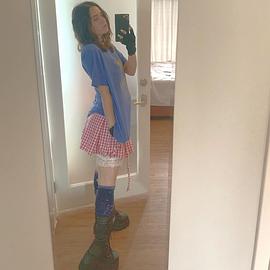 艾丽·艾恩奈兹