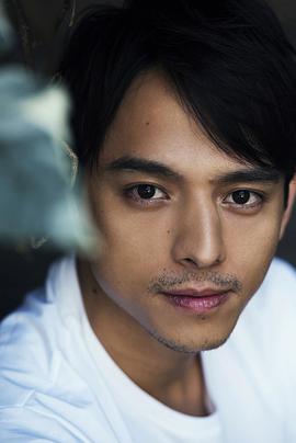 满岛真之介
