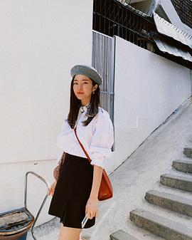 何英