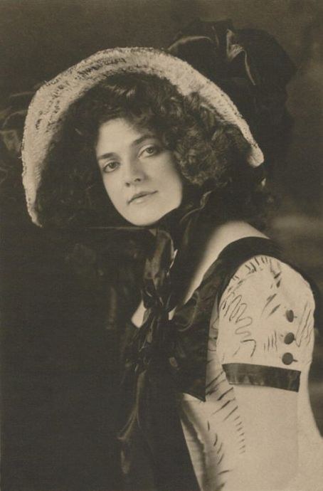 Annabelle Moore