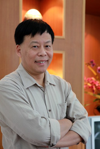 黄亚洲