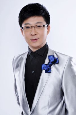 周巍