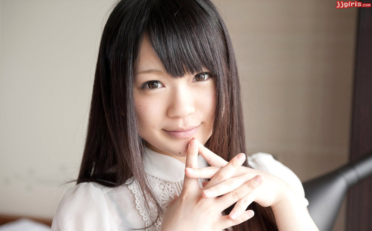 南梨央奈