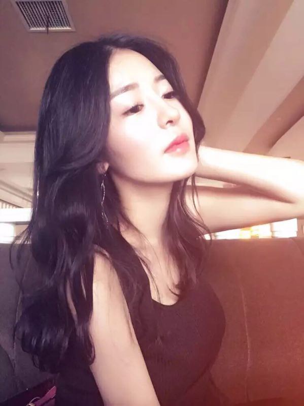 秦佳