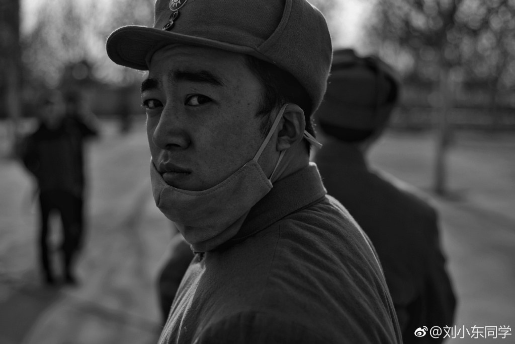 刘小东