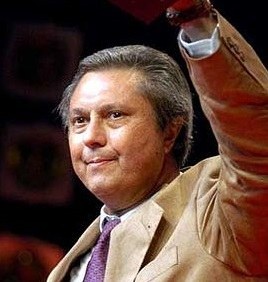 厄梅尔·卡武尔