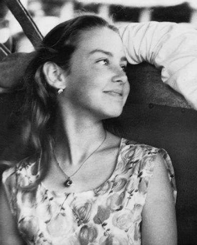 Annie Duperoux