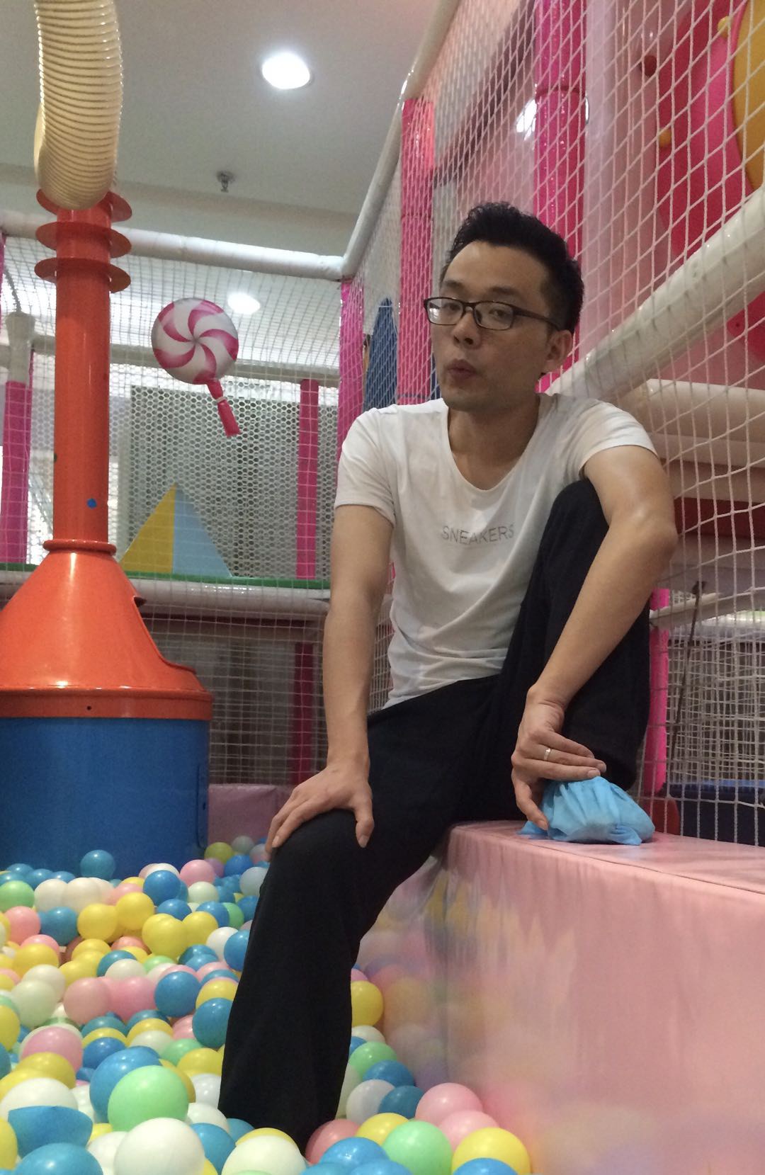 罗四维