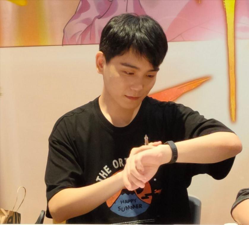吴晛