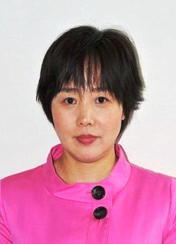 李霞