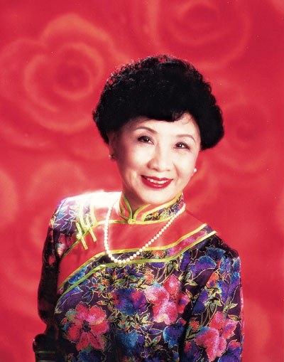 费明仪