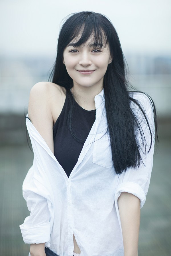 李依伊
