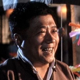 温育辉