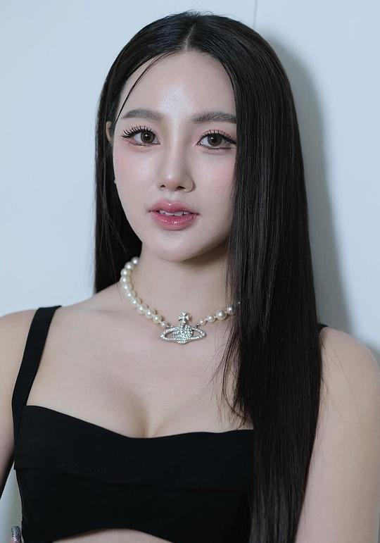 瓦琳达·能彭披素