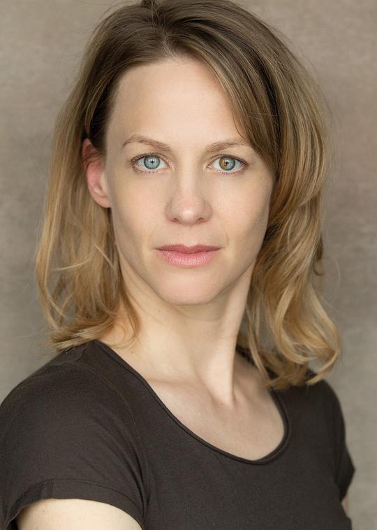  Alexandra Grant