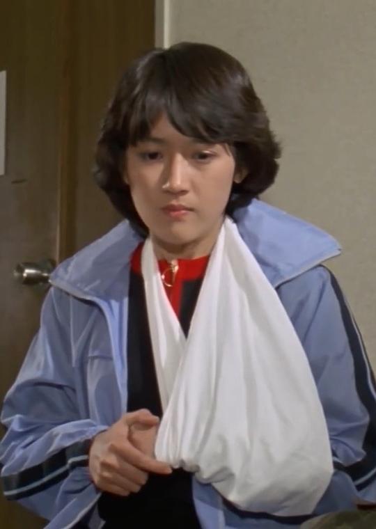 棟里佳