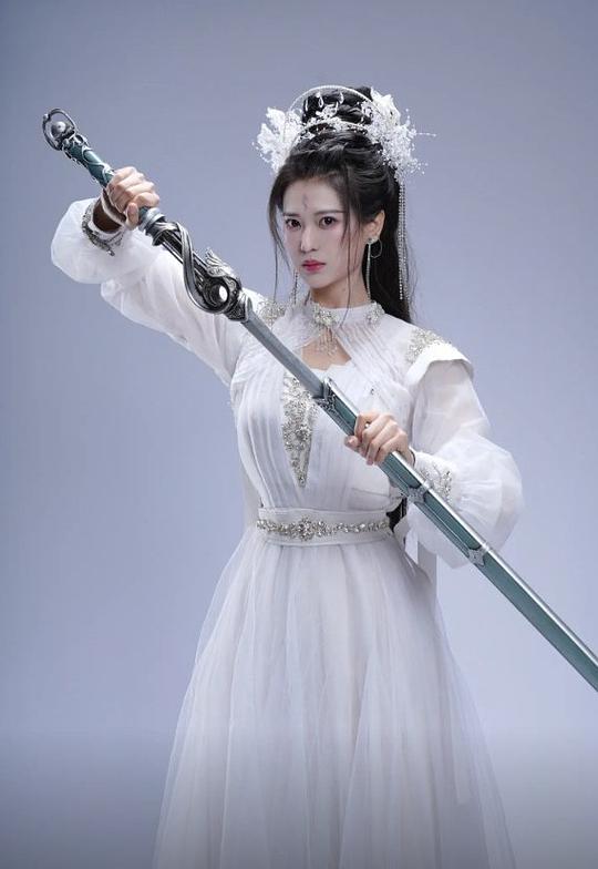 胡一八 