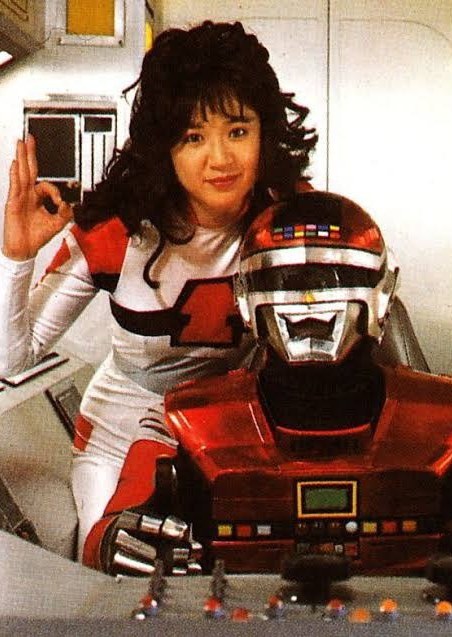 降矢由美子