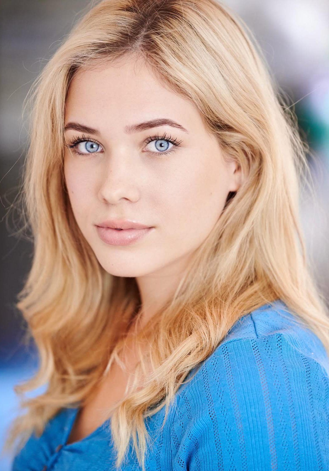 Chloë Marie Rhoades