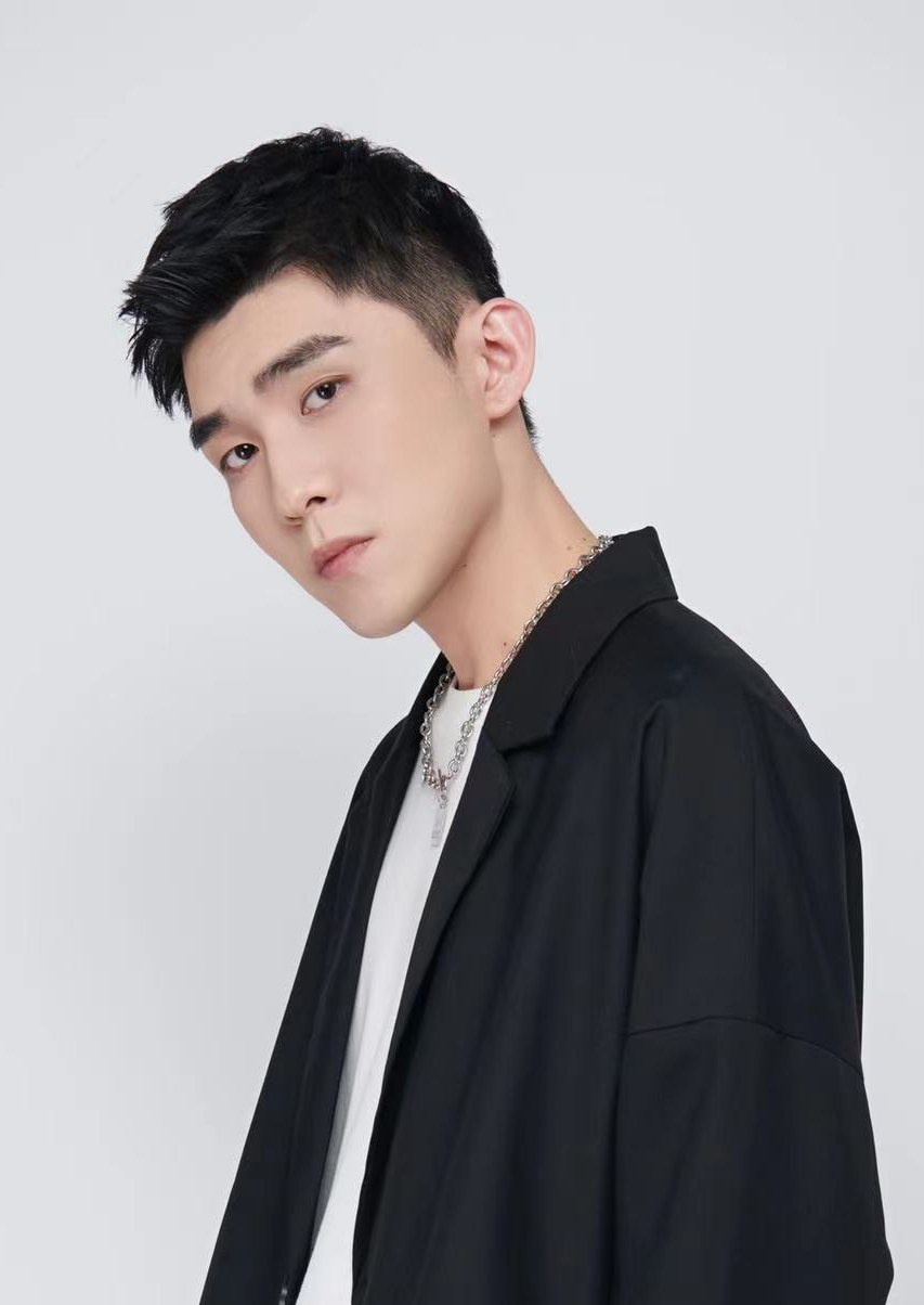 李钒恺