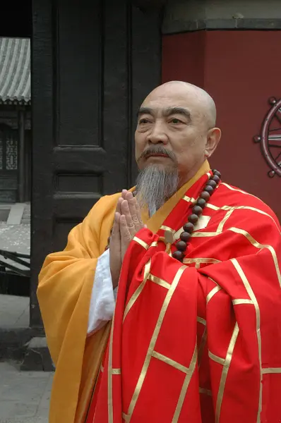 鲍国安