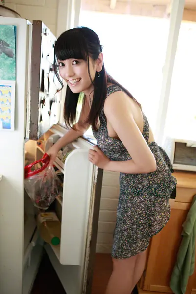 脊山麻理子
