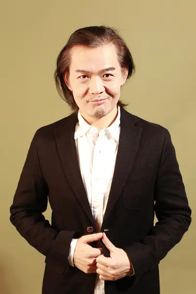 岳鼎
