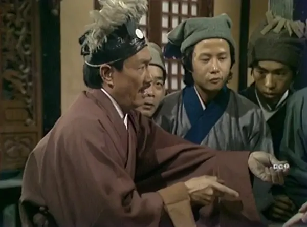 梁富雄